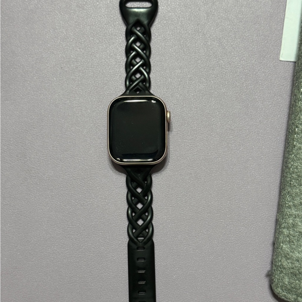 Apple Watch Series 10, Rose Gold - 42MM (with LTE) - Picture 2 of 5